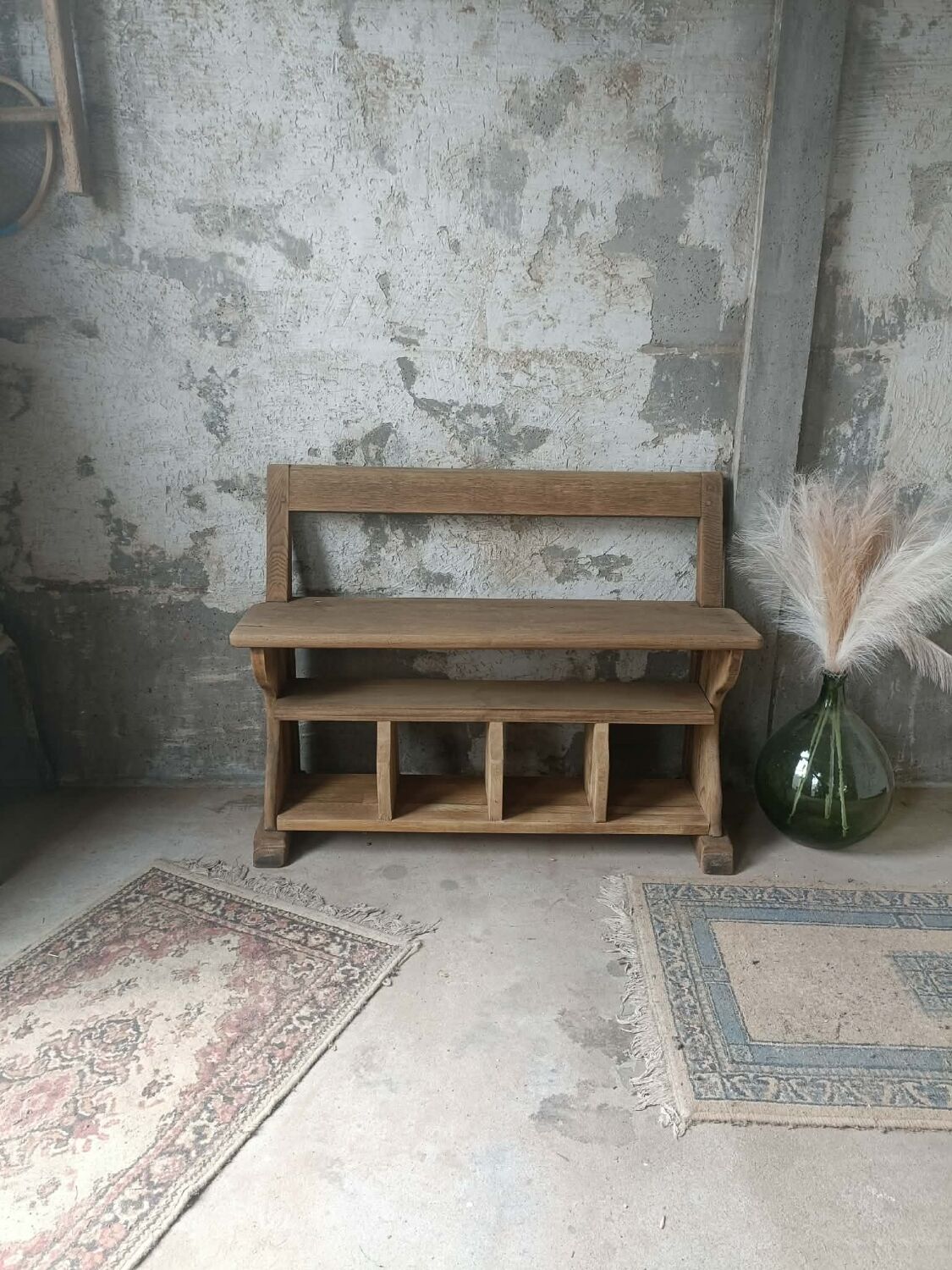 Entrance bench