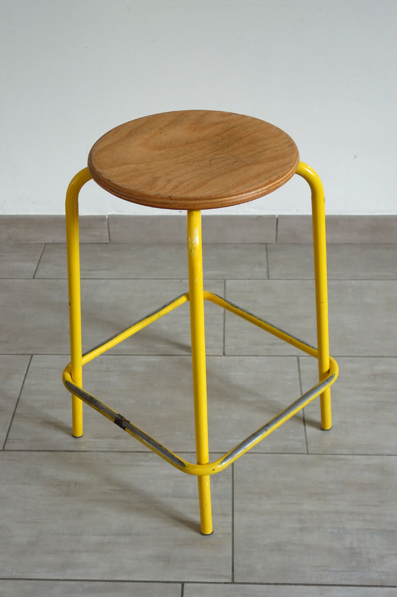 Tabouret d'école vintage