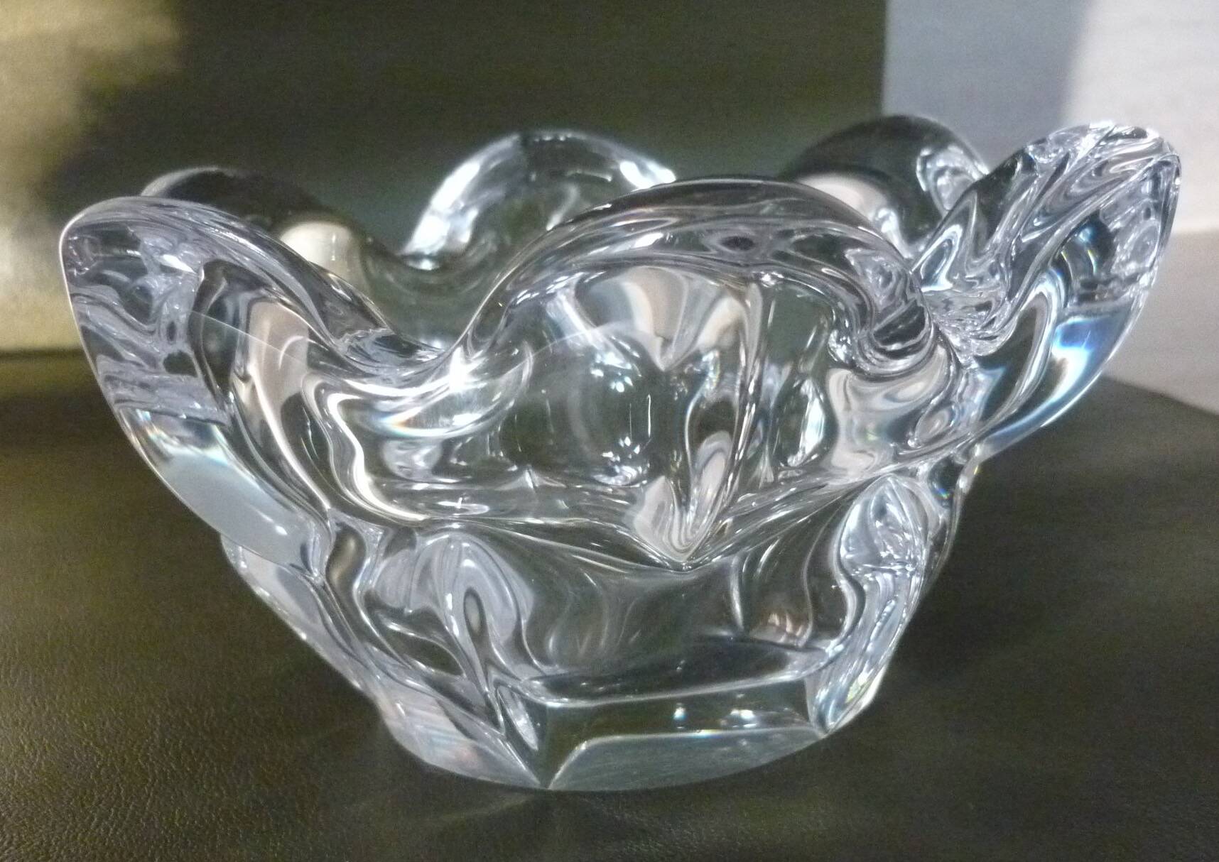 Cendrier en cristal signé Bayel