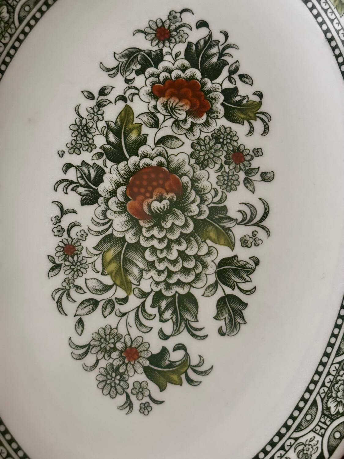 English brand Ridgway Canterbury dish