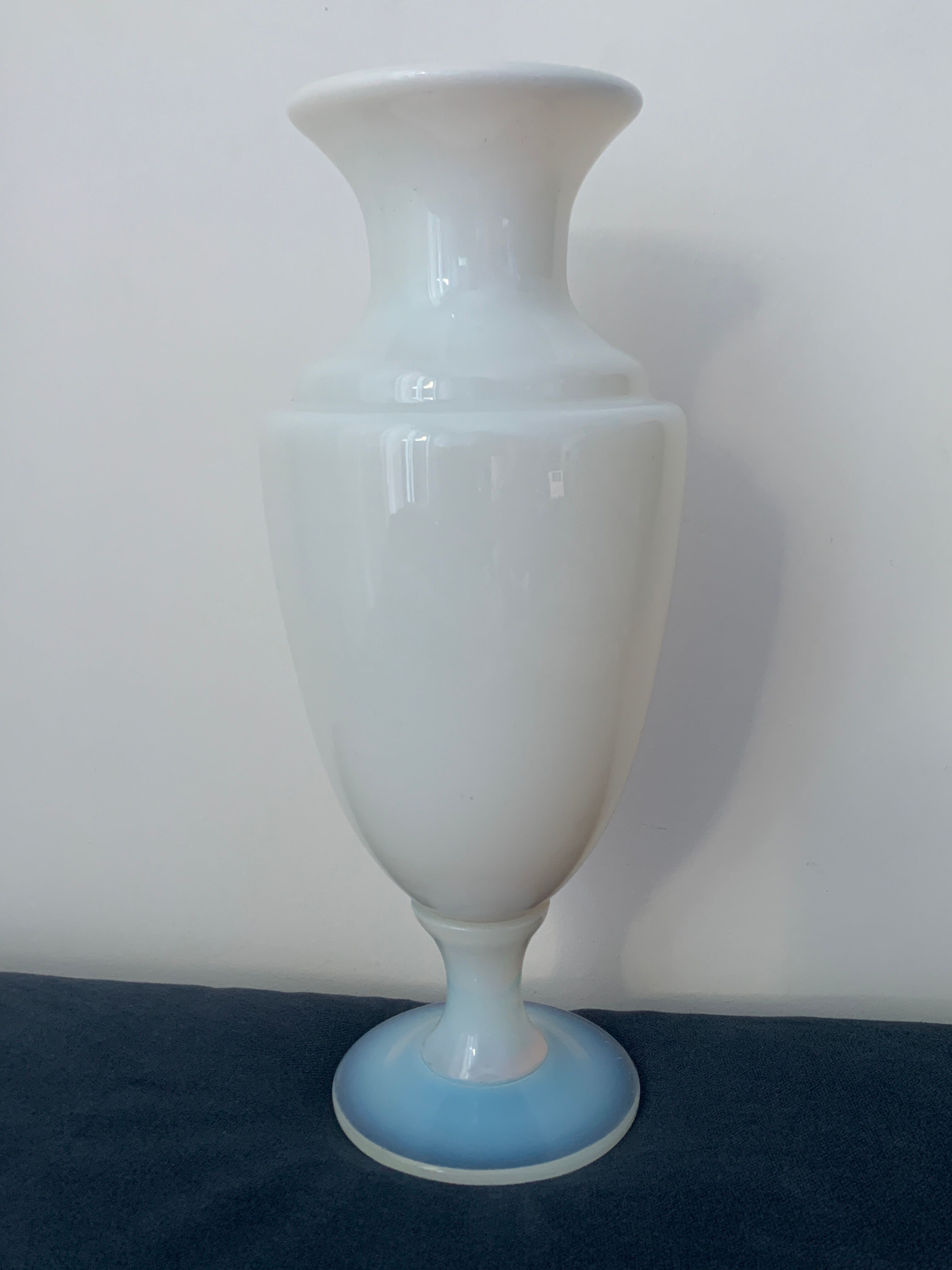 Opaline vase signed Sèvres, Paris