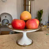 Coupe à fruits en porcelaine signée
