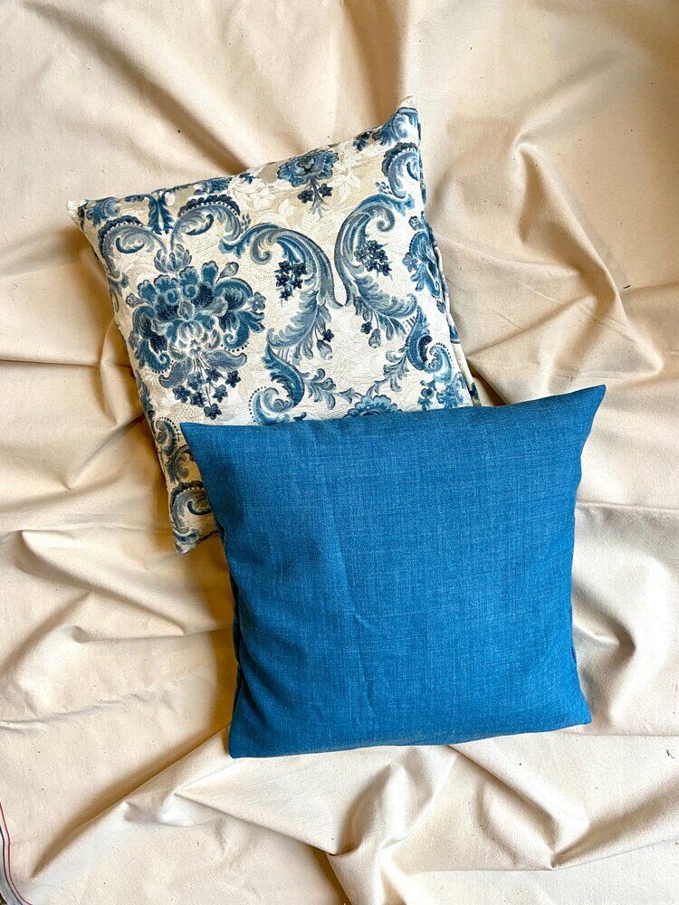 Coussin en coton bleu 40 cm