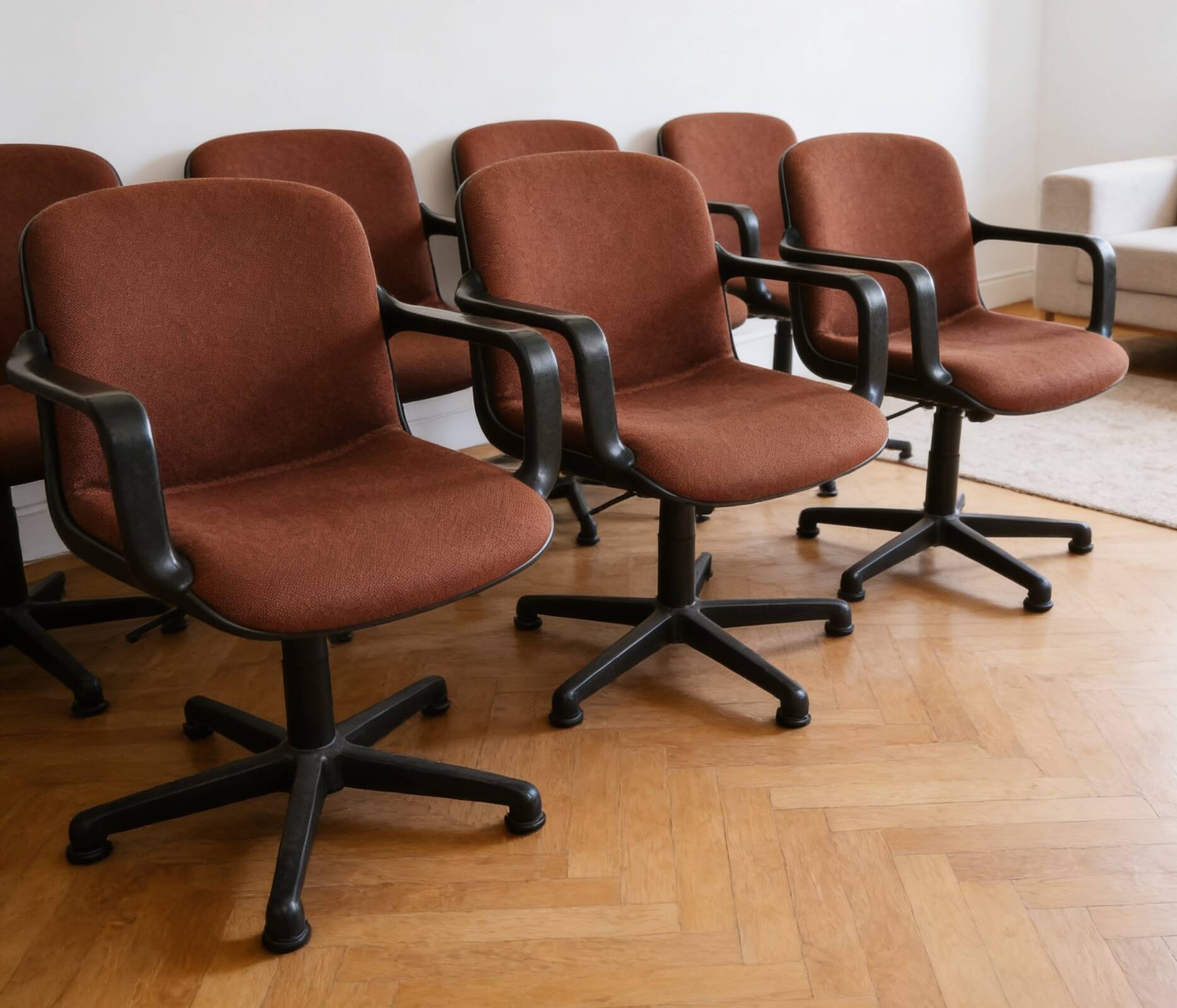 Suite de 8 fauteuil de bureau Comforto