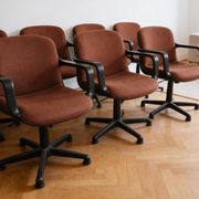 Set of 8 Comforto office chairs.