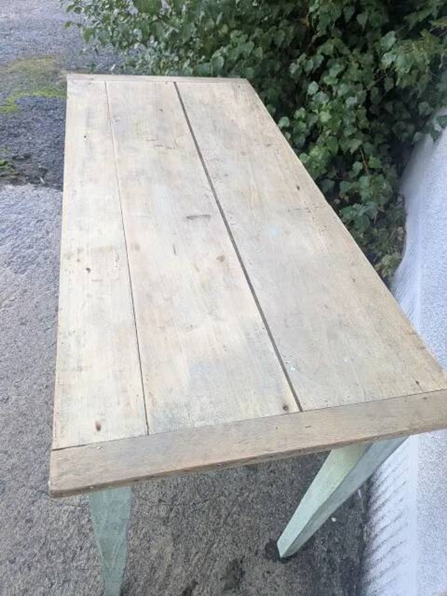 Table, bureau, console