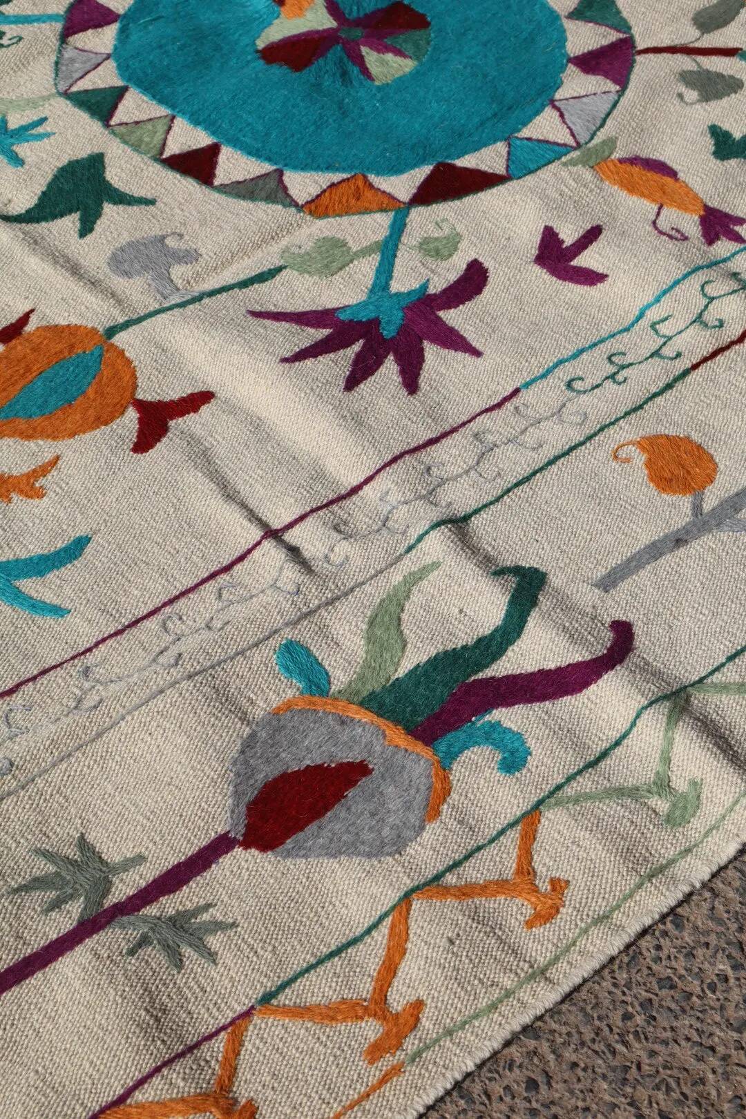 White blue multicoloured kilim suzani rug – 240x170 cm