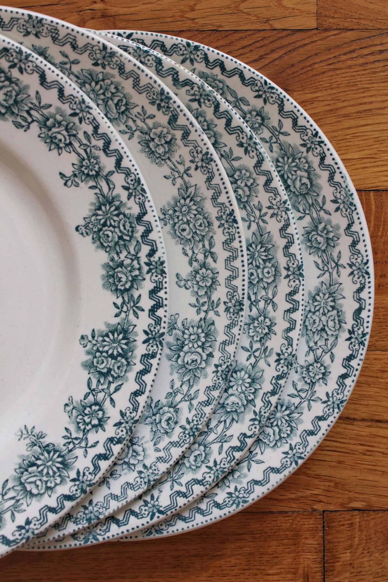11 flat plates in iron earth "Argenton" Saint Amand early twentieth century