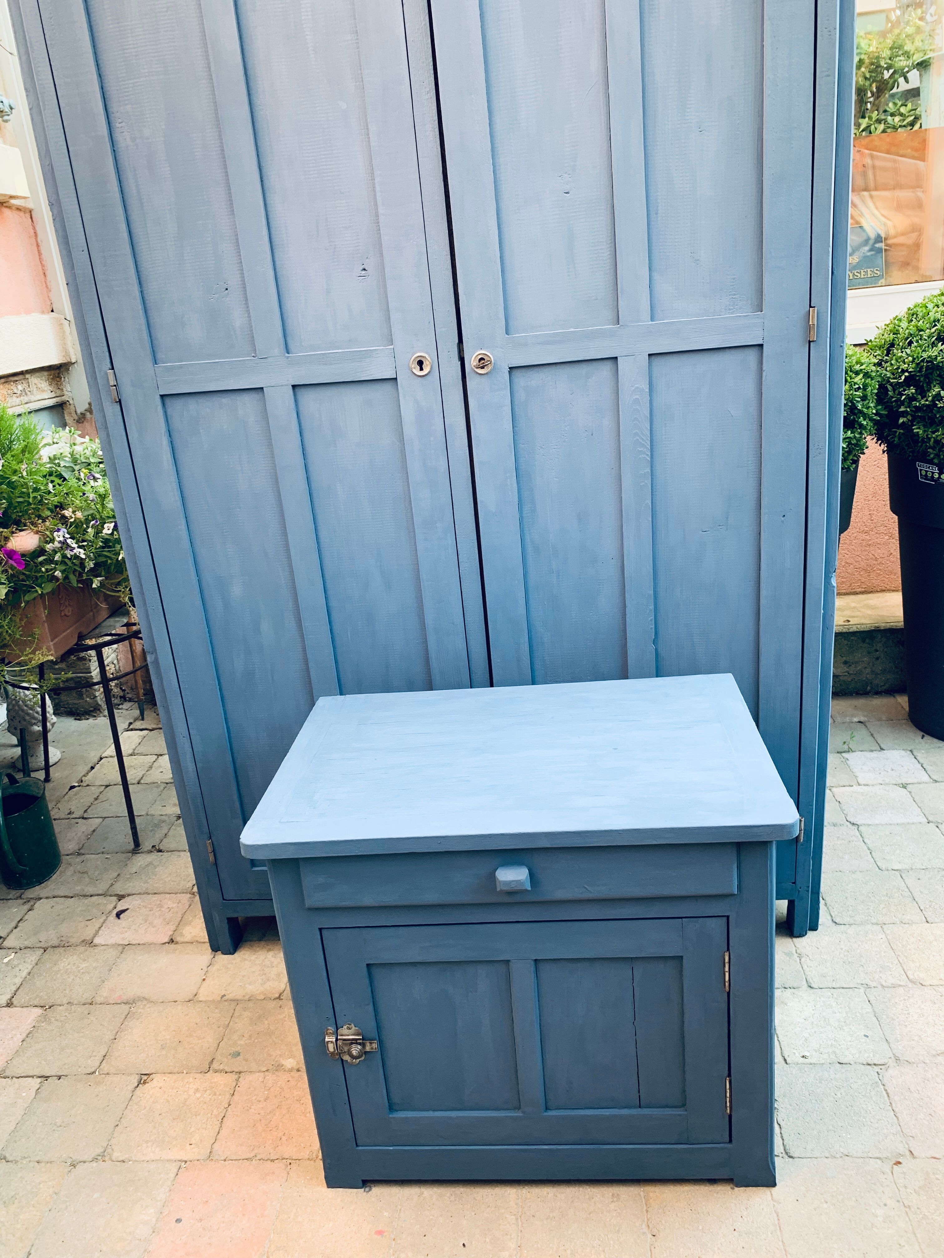 Parisian wardrobe and his bedside