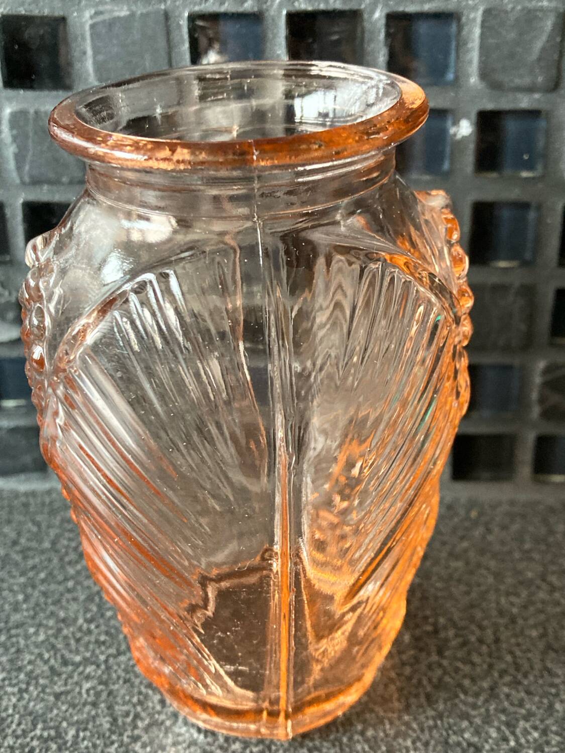 Vase Rosaline en verre moule rose