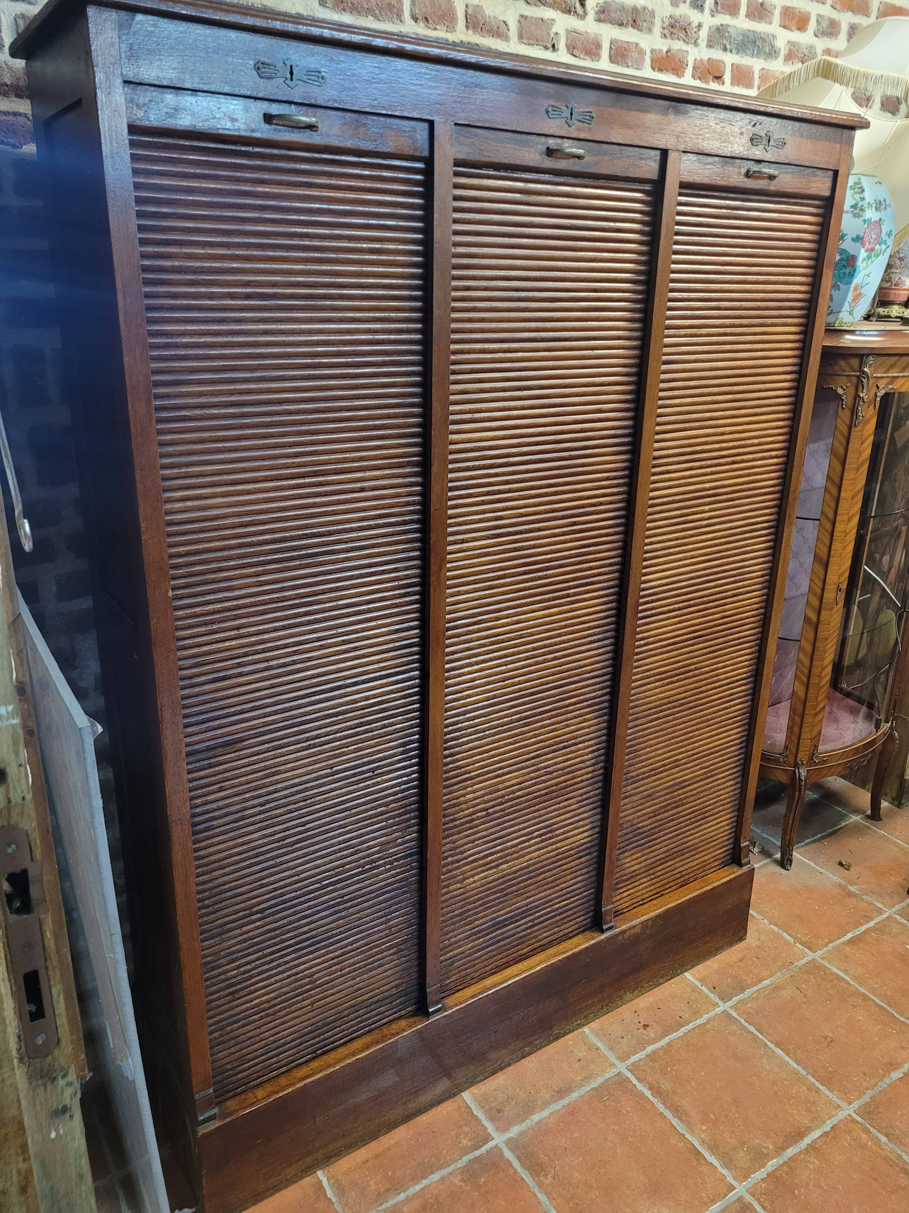 Old oak triple curtain binder