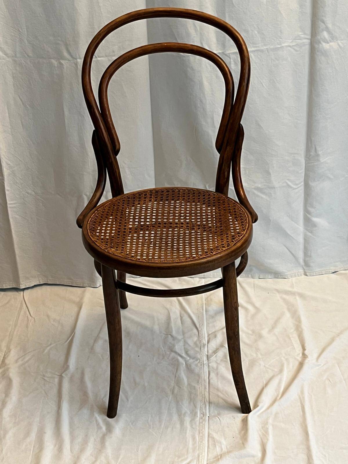 Set of 6 Thonet chairs from the 1930s-40s.