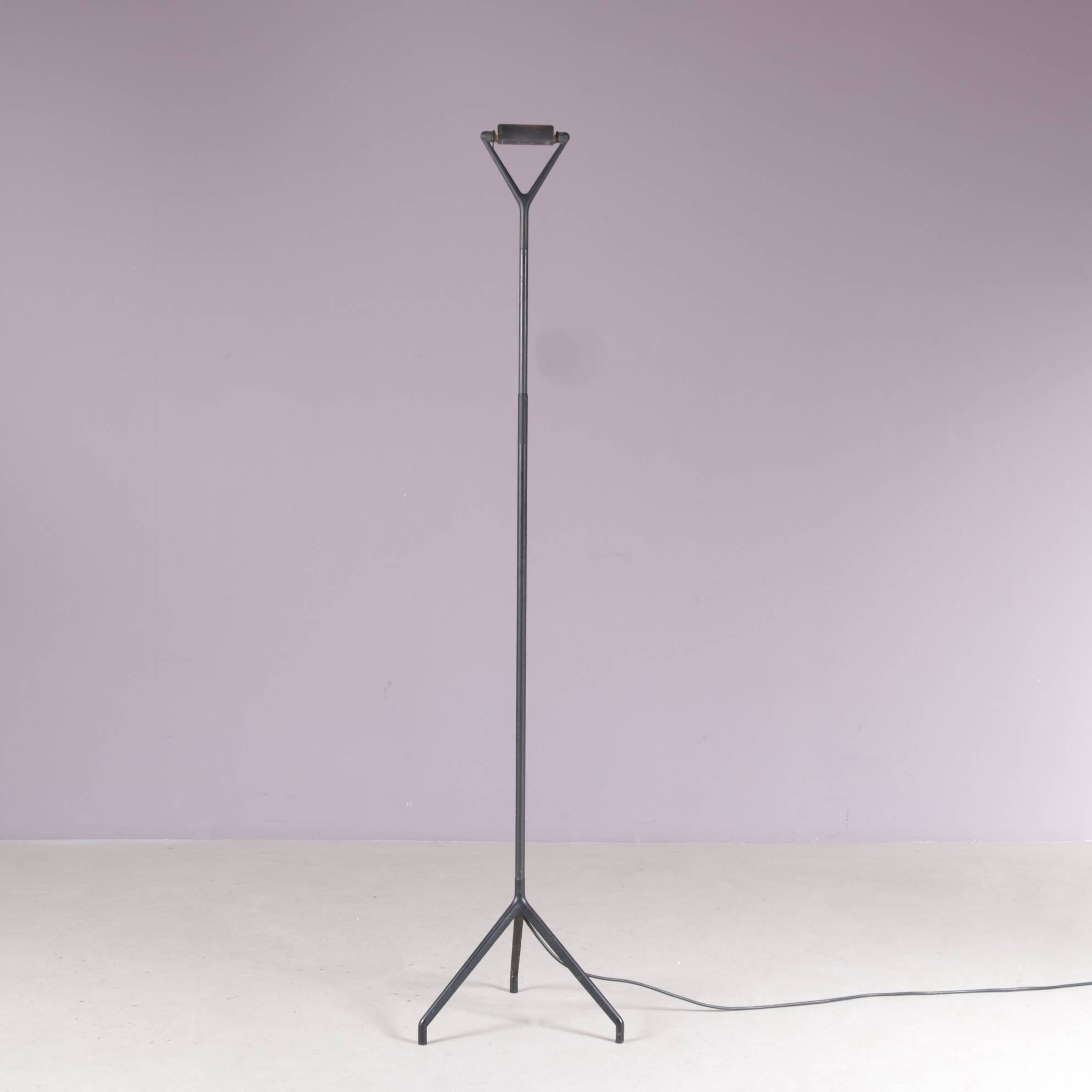 1980s Floor lamp model: Lola D15 Rizatto & Meda for Luceplan Italy