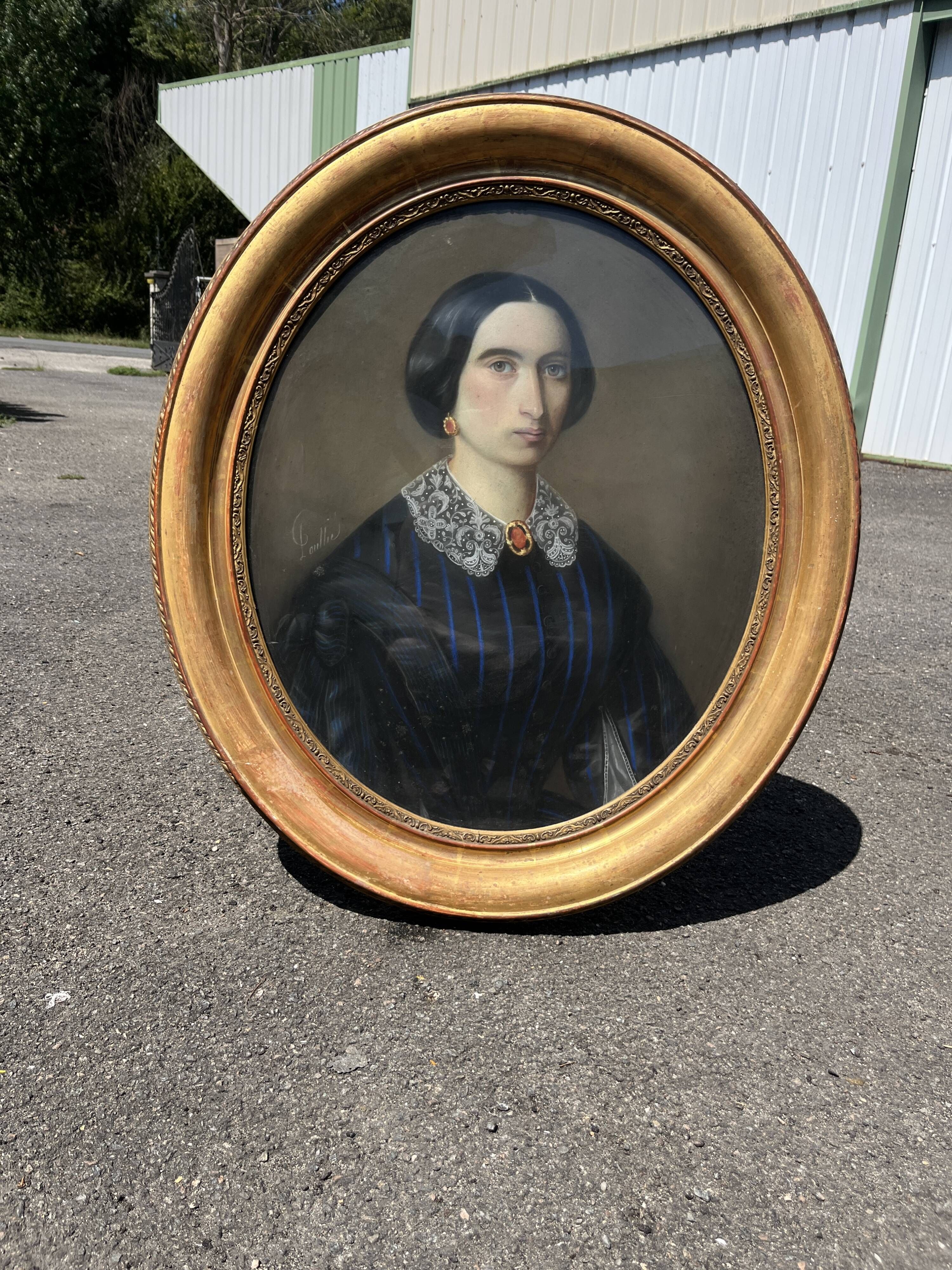 Large portrait of a woman in pastel – Second Empire period – Signed Loullie, d