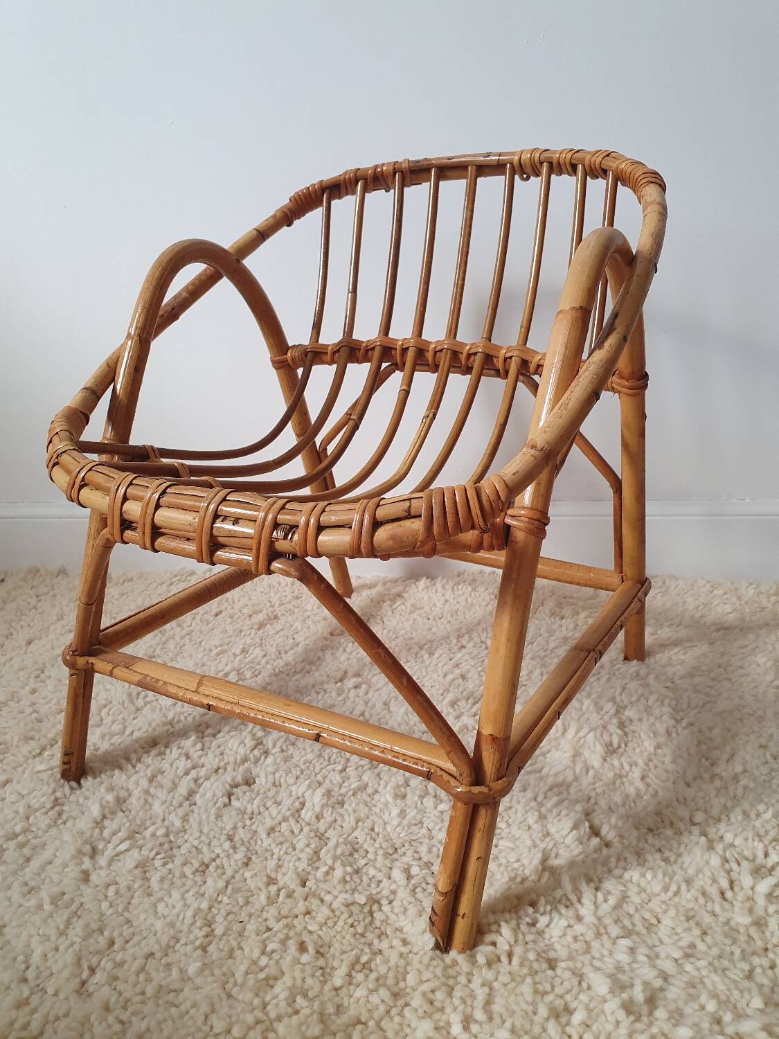 Children's rattan basket armchair