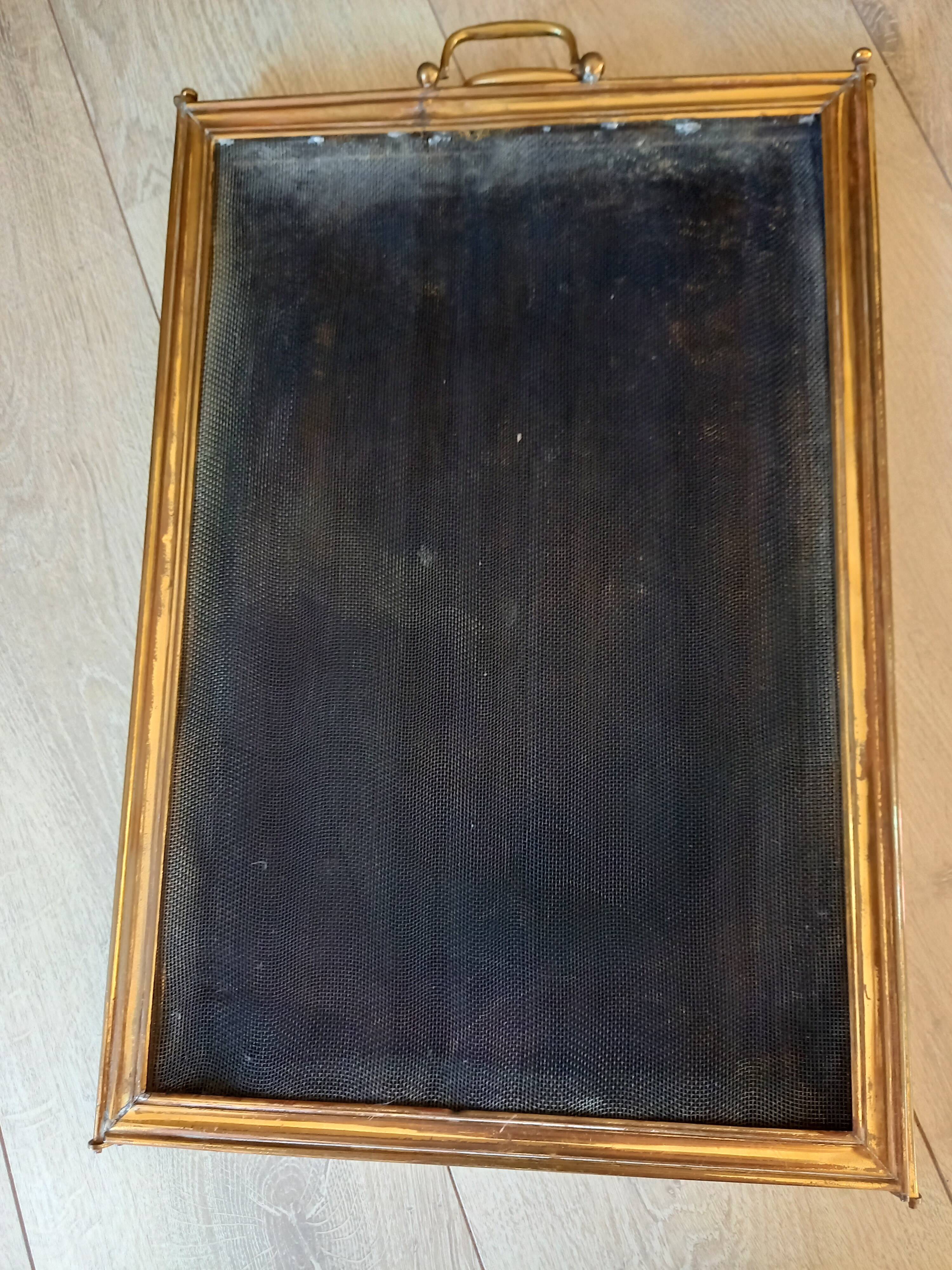 Fireplace set fire guard shovel clamp support