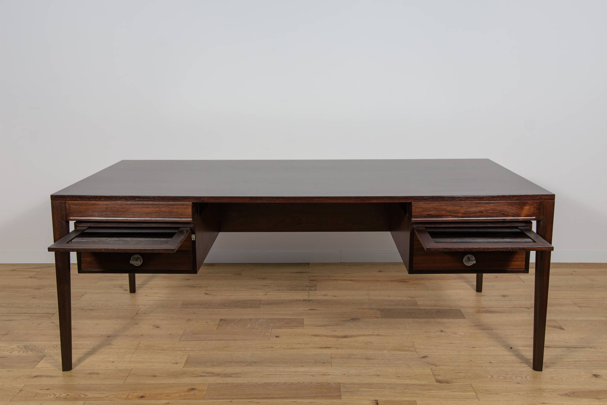 Mid-Century Rosewood Freestanding Desk FD 951 Model Diplomat.