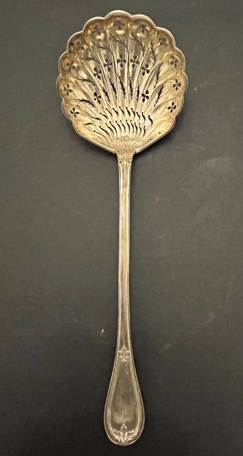 Silver dusting spoon