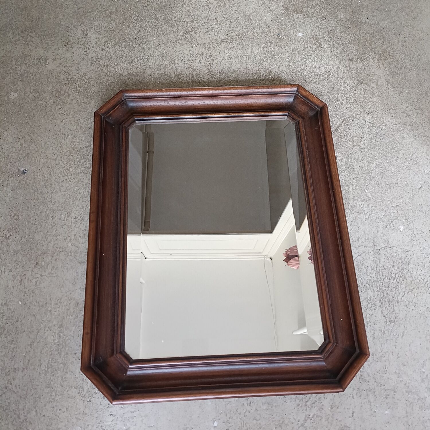 Bevelled octagonal mirror