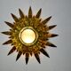 Applique florale soleil brutaliste, métal doré, Italie, 1970