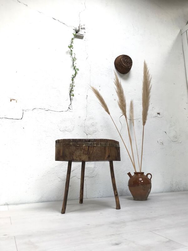 Billot primitif en bois brut