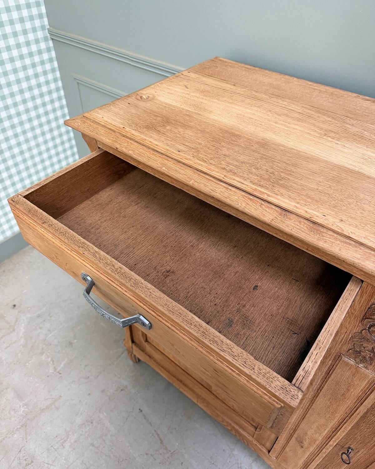 Art Deco oak sideboard (renovated)