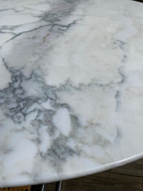 Table ovale marbre arabescato roche et bobois 1970