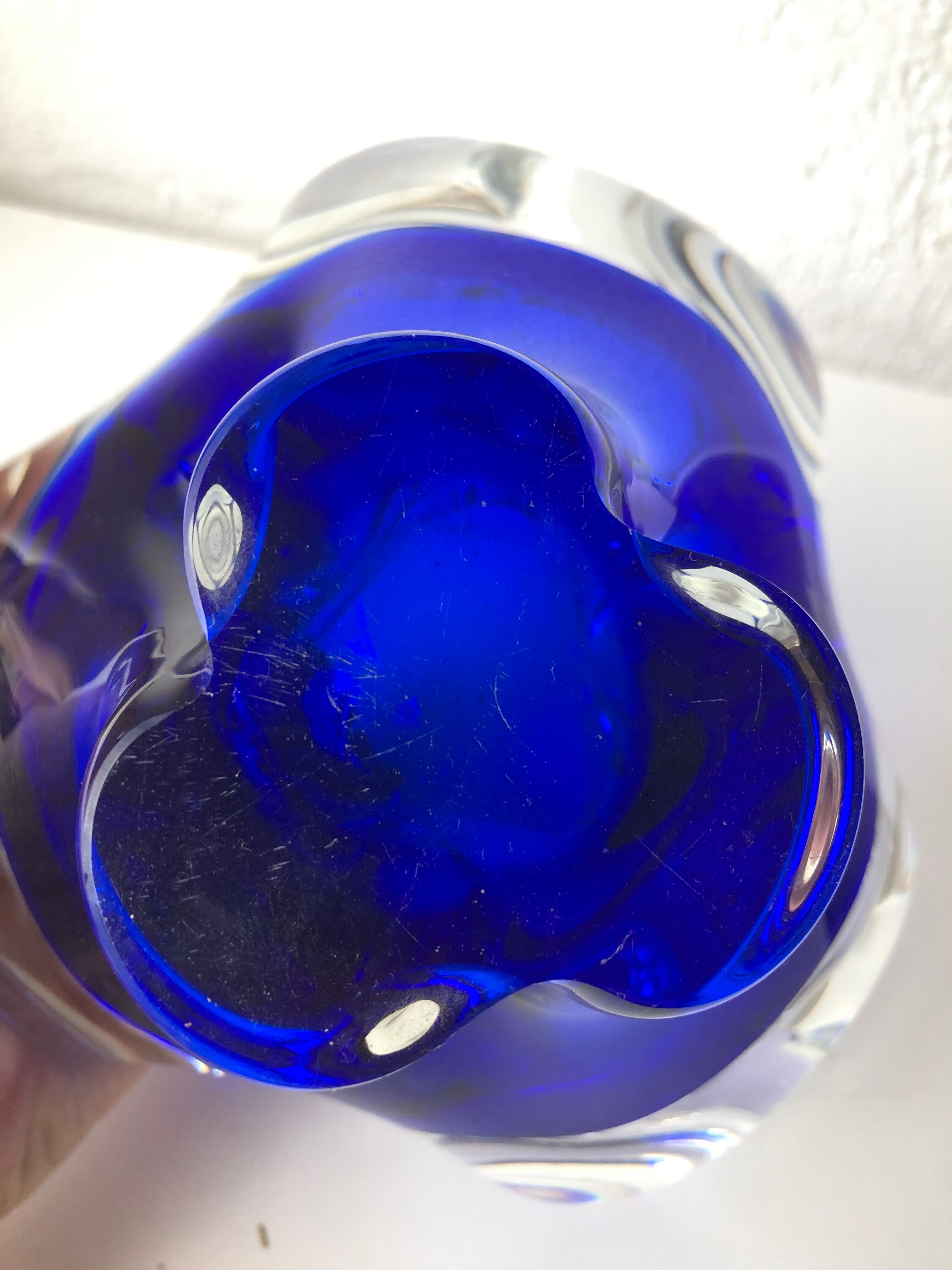 Empty pocket that can be used as a murano-lined glass ashtray