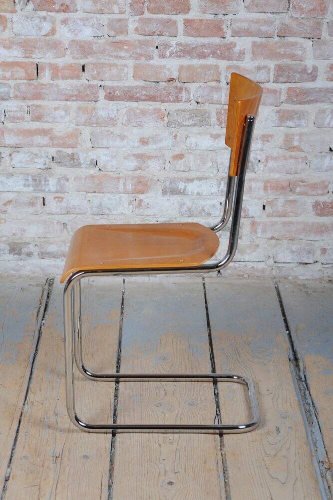 Bauhaus Chairs in Beech and Chromed Steel, Czech, 1930s, Set of 2