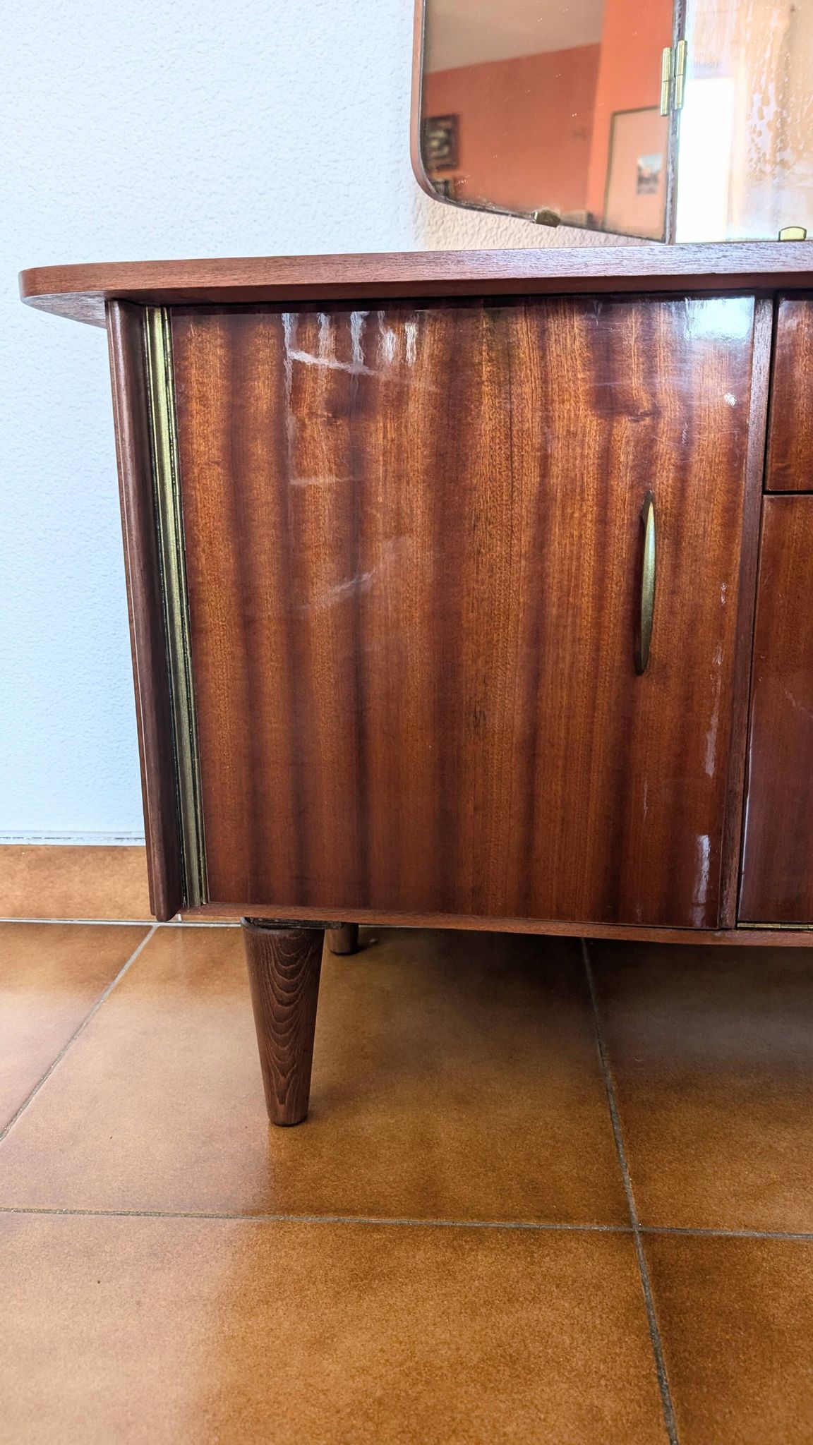 Coiffeuse vintage années 70 avec miroir triptyque & banc assorti