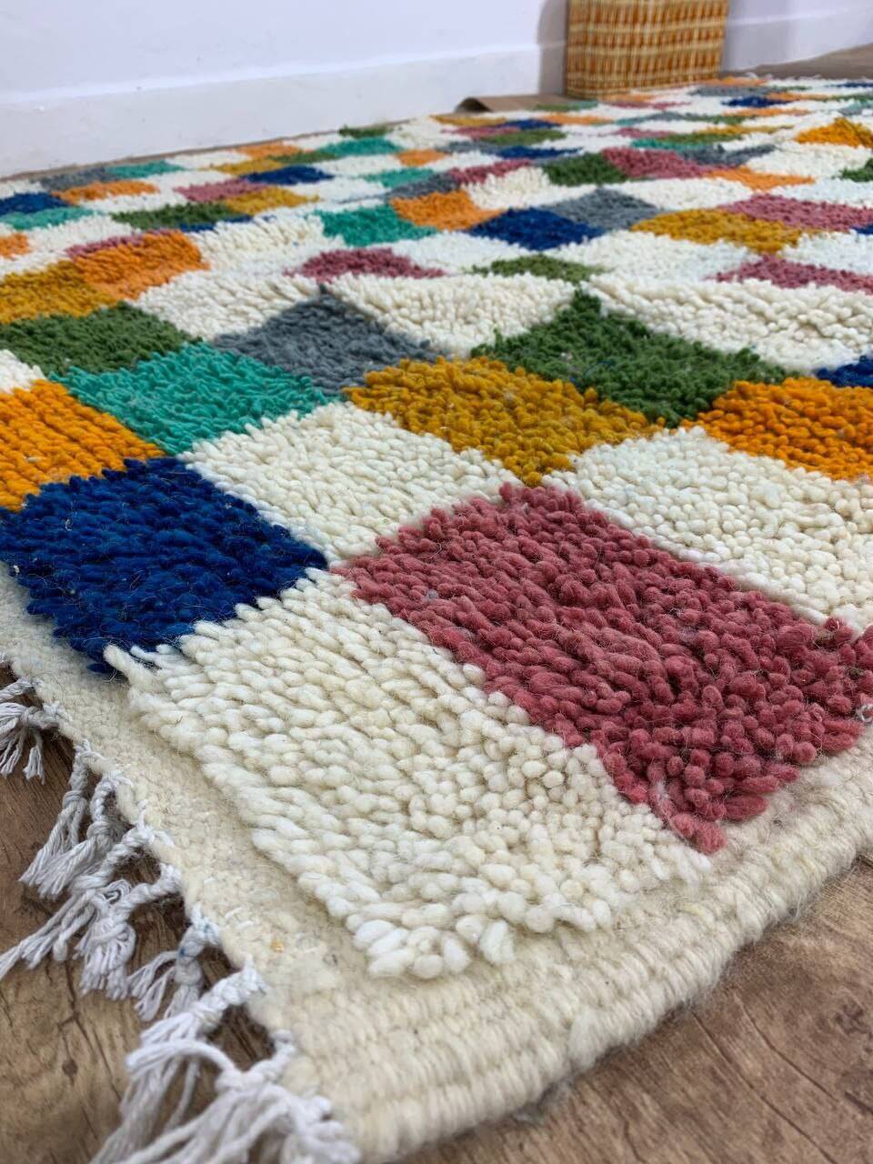 Handcrafted moroccan berber rug 213 x 160 cm
