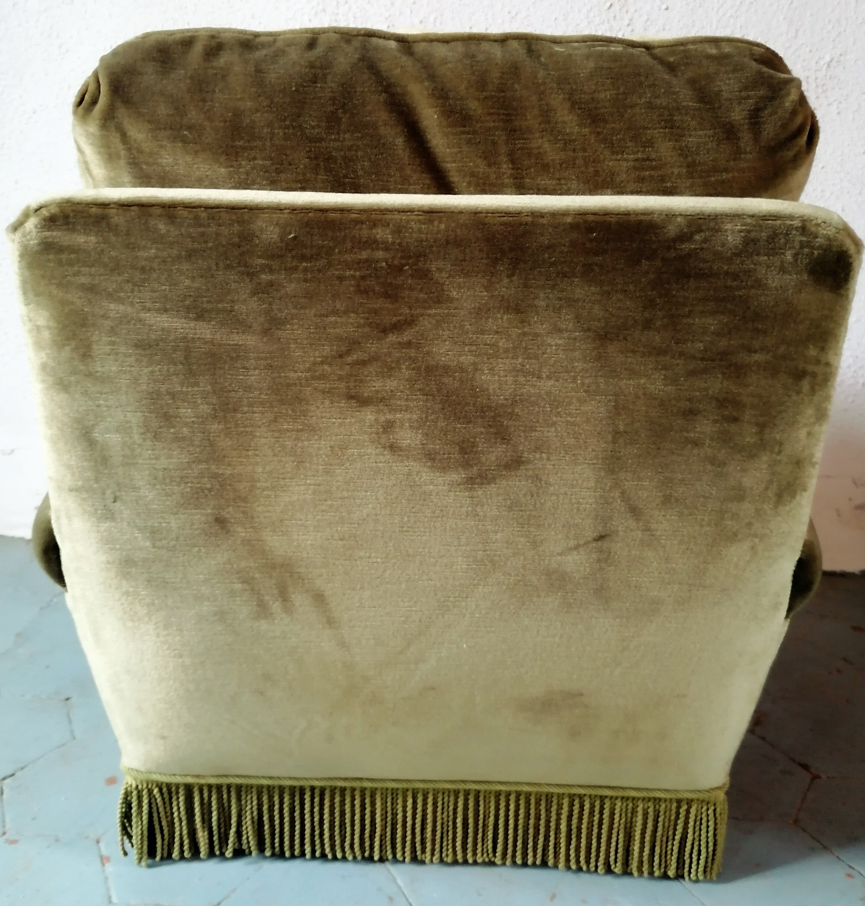 Paire de fauteuils en velours "Jean Roche "