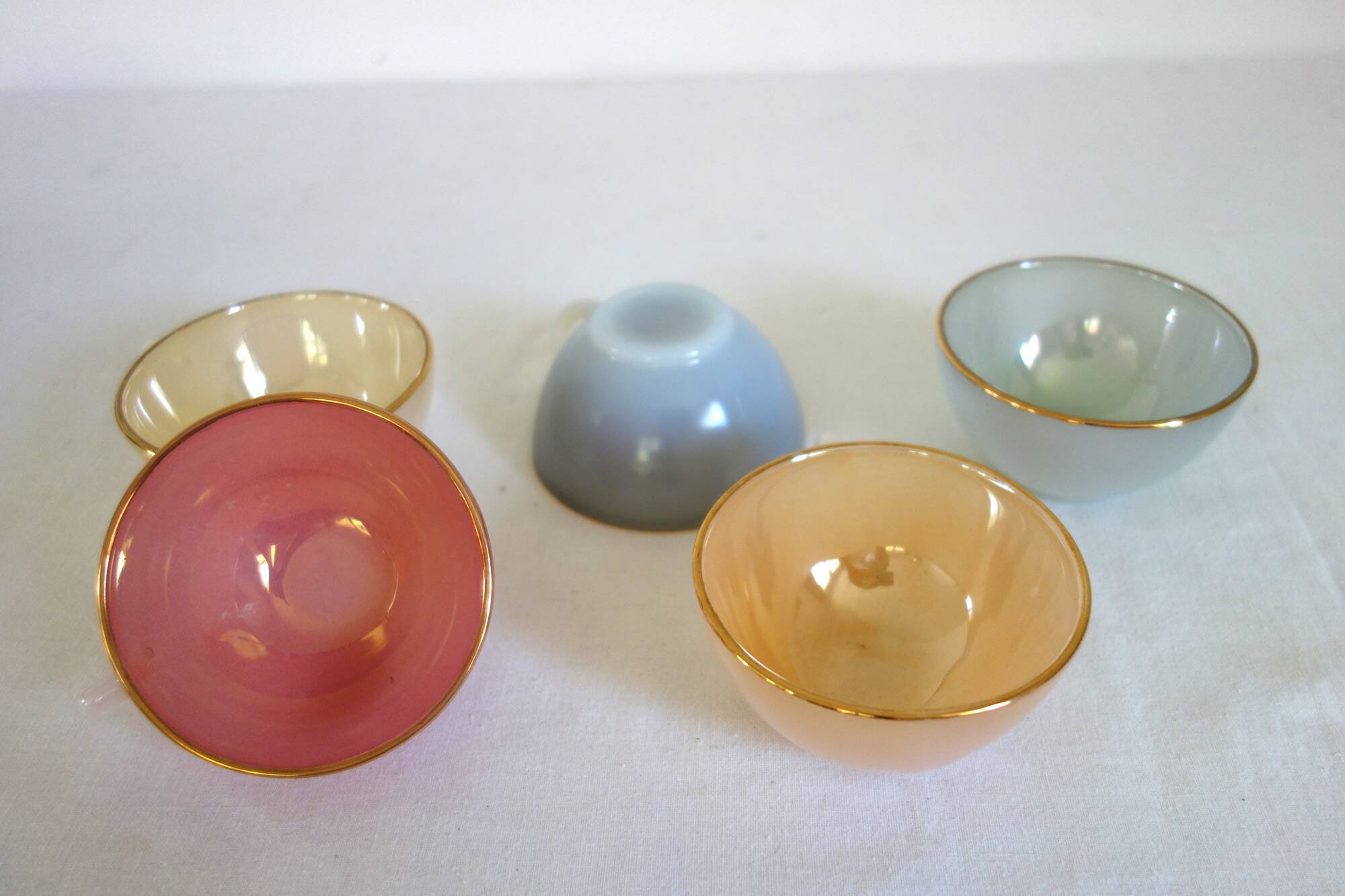 5 vintage Arcopal Harlequin teacups with saucers