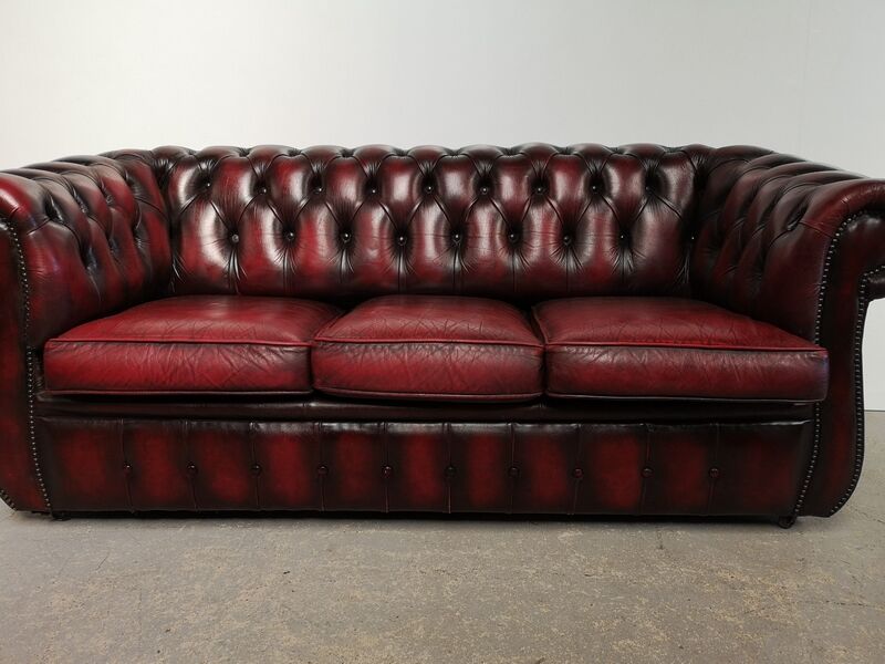 Sofa chesterfield curved burgundy leather three seats