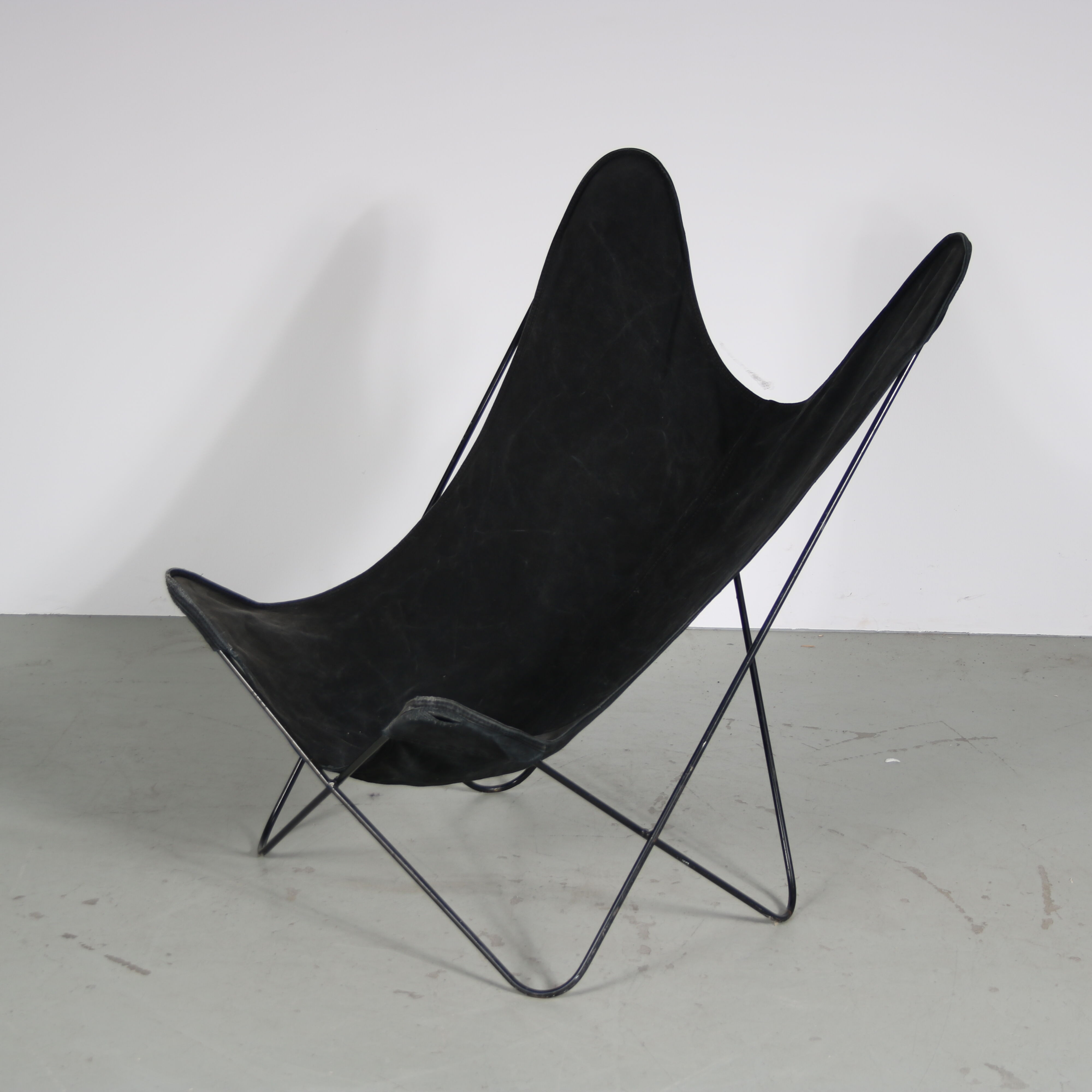 1950 “Butterfly” chair for De Beijenkorf, Netherlands