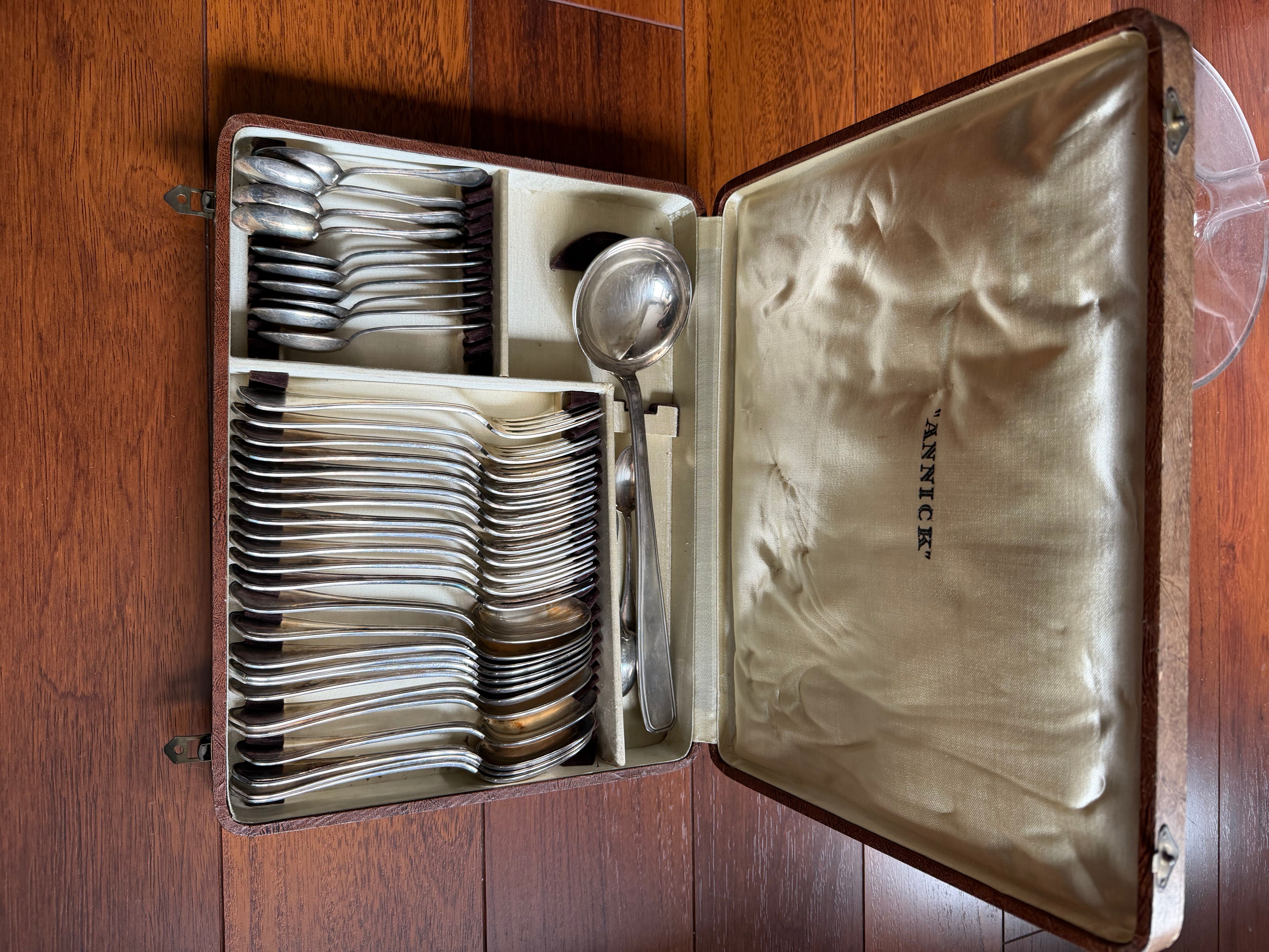 Silver service cover