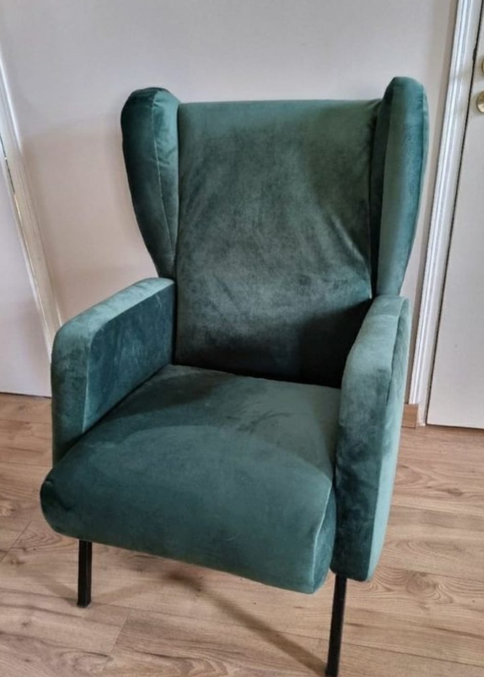 Vintage velvet green armchair with ears