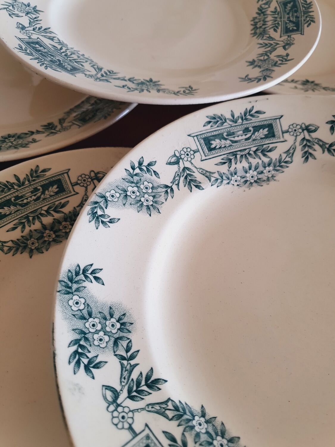 Longchamps plates