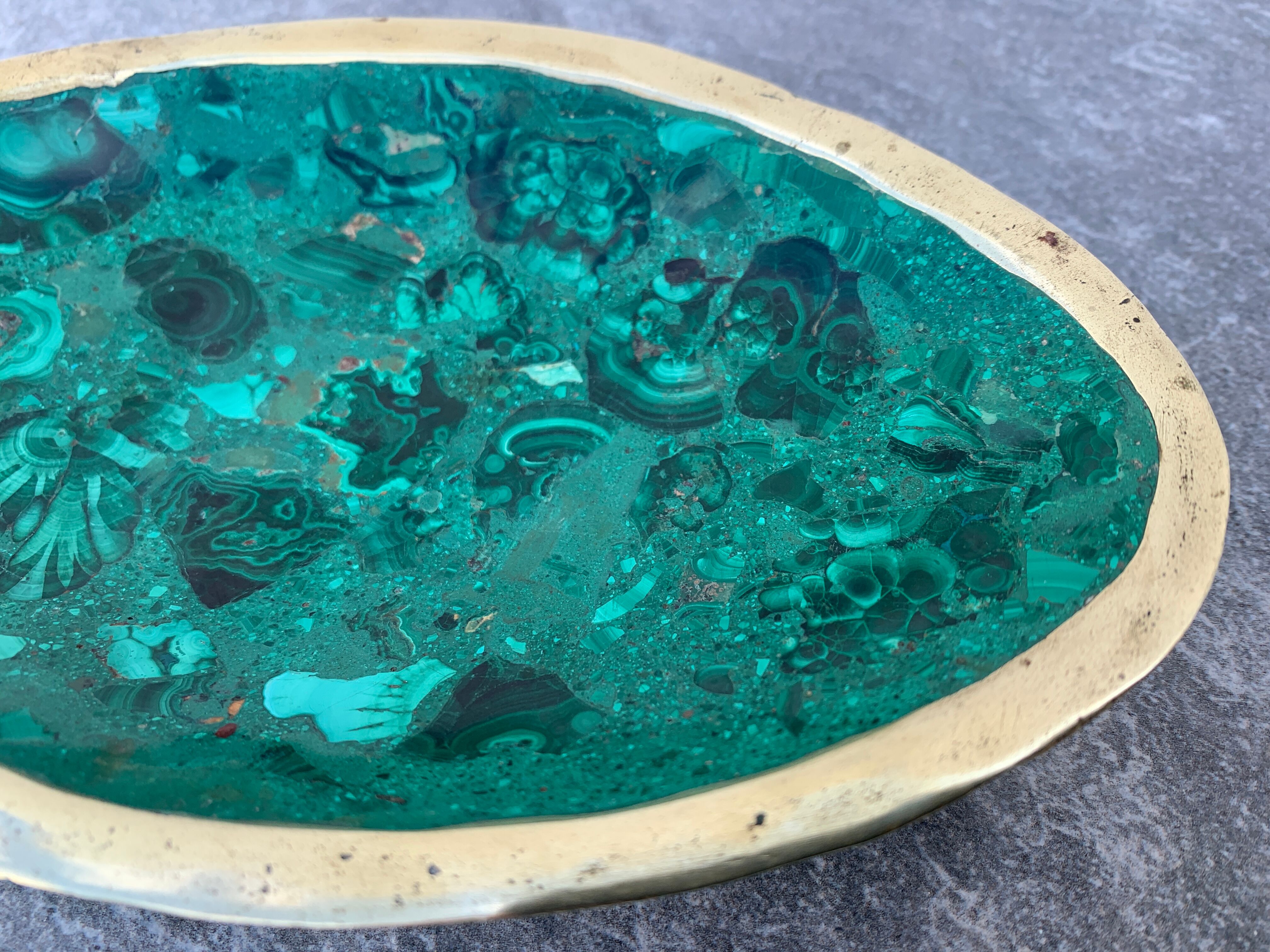 Ashtray or empty pocket in malachite and bronze