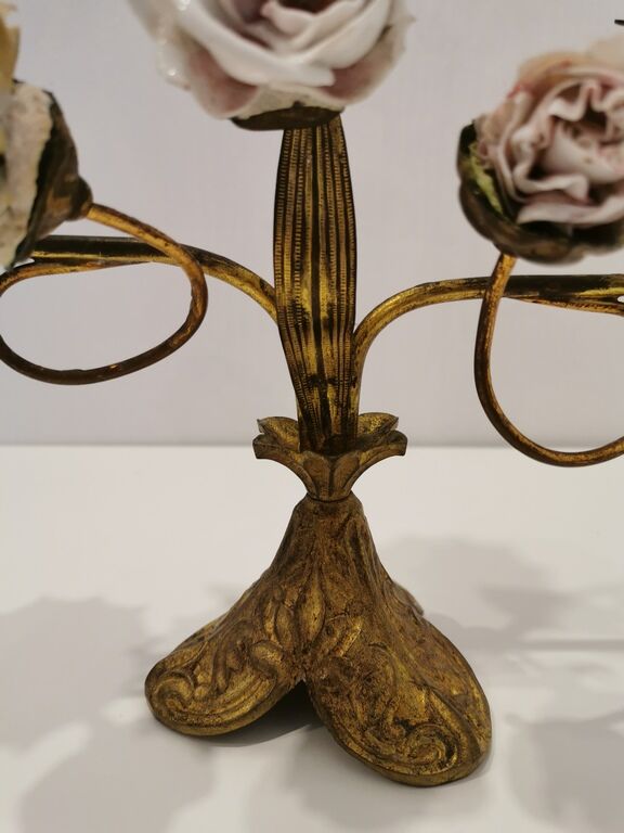 Paire de candelabres d'église fleurs céramique