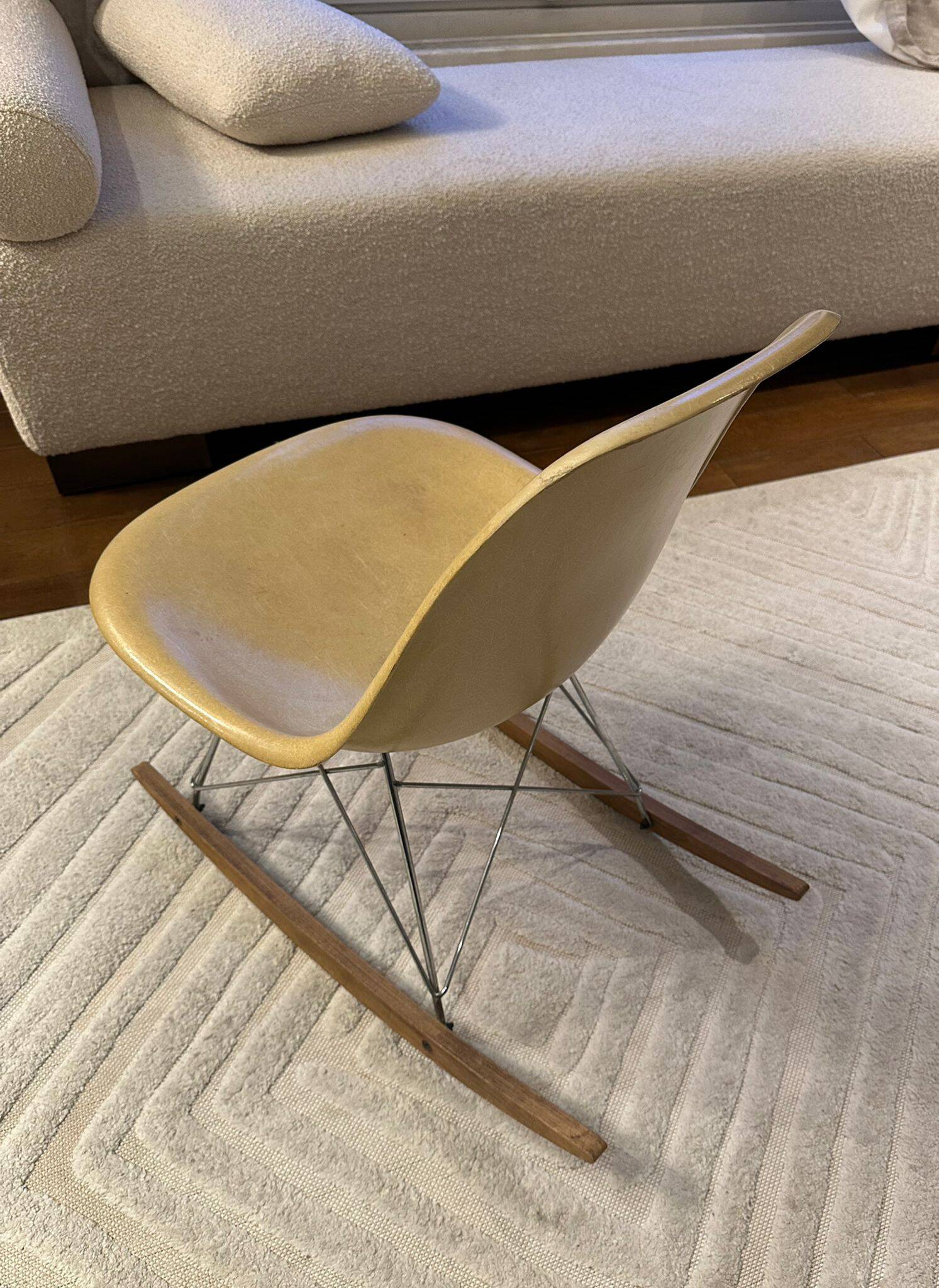 Rocking chair model: “RAR” - rocking chair with publisher's stamp.