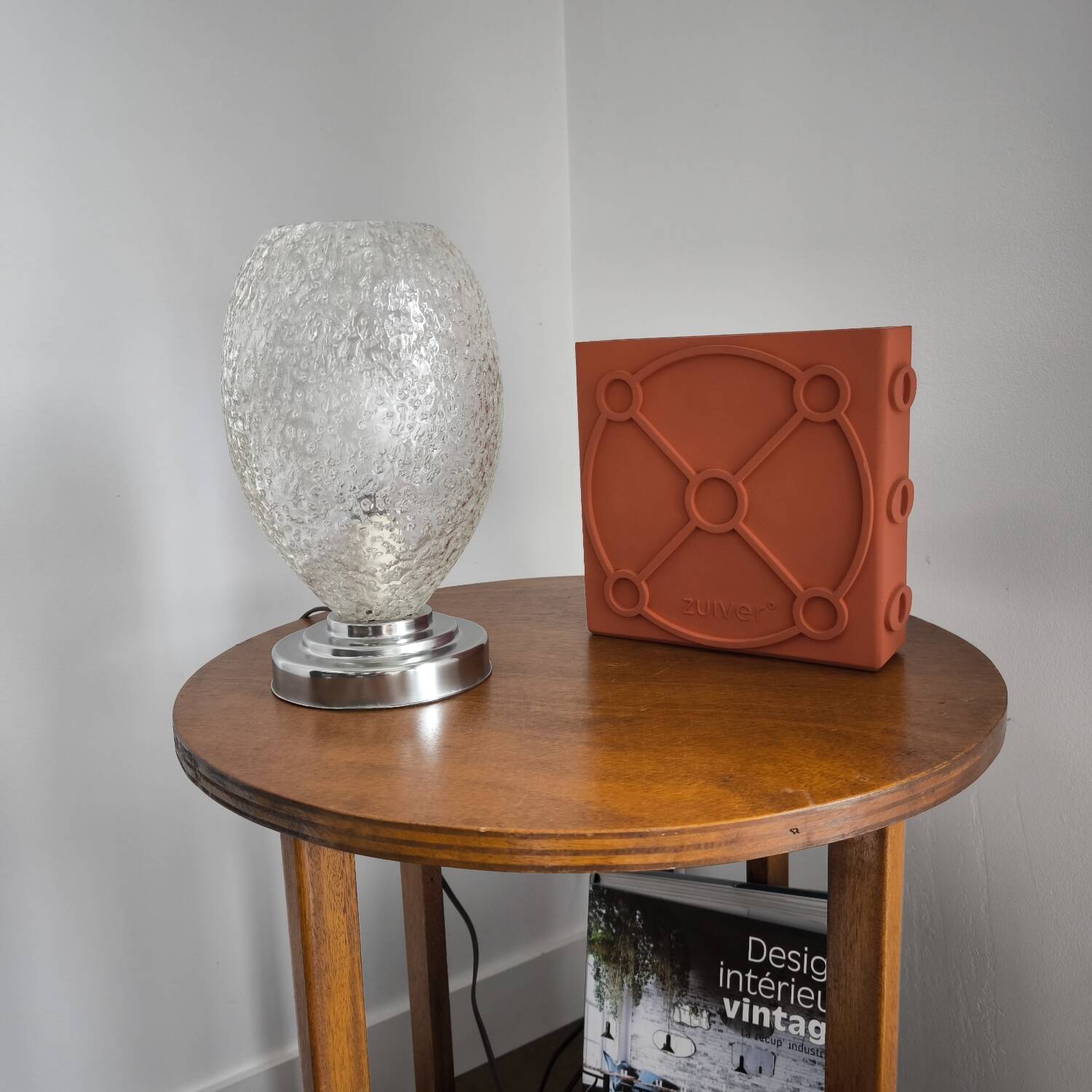 Table lamp