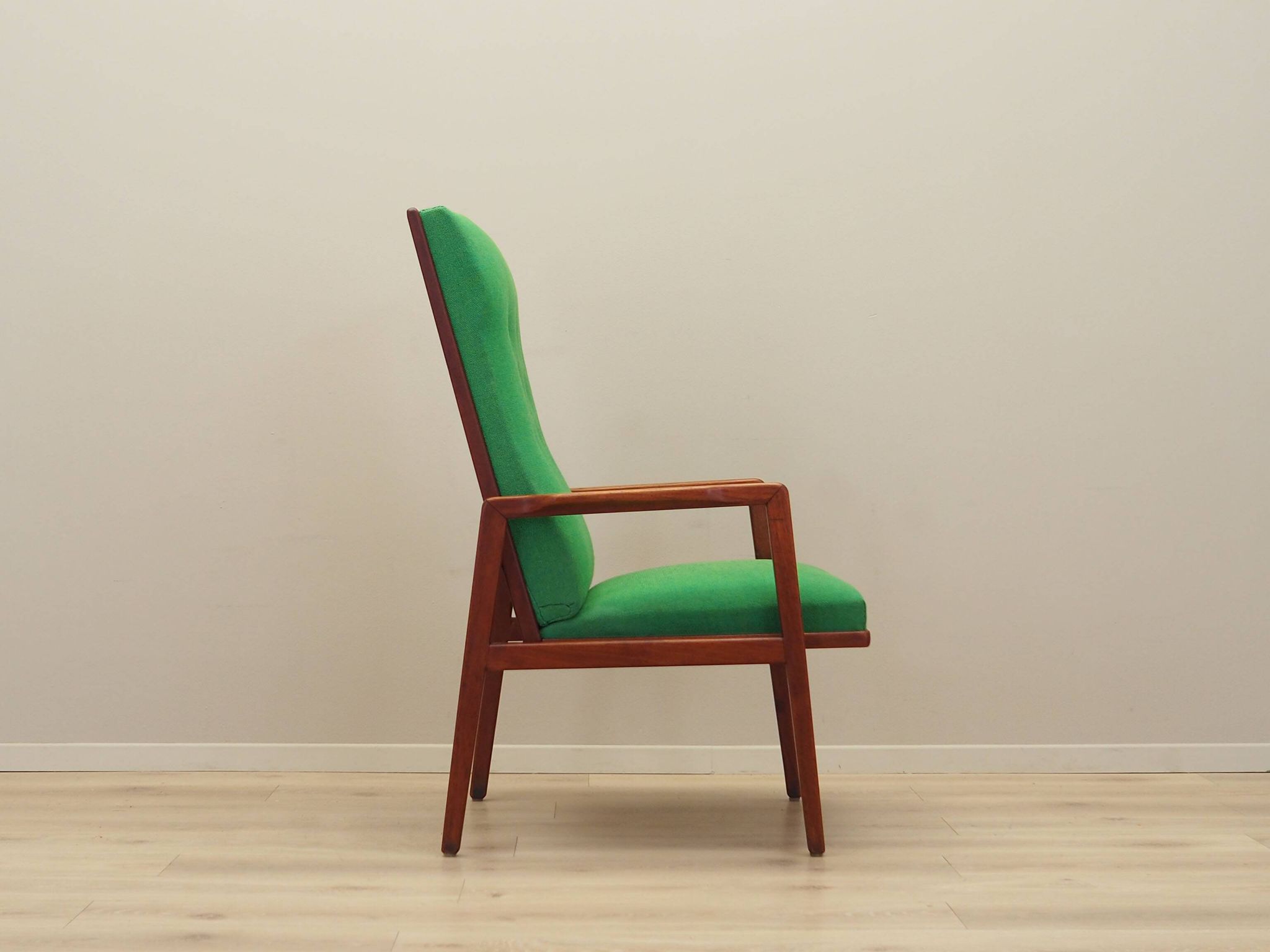 Fauteuil danois en teck et tissu vert, années 1970