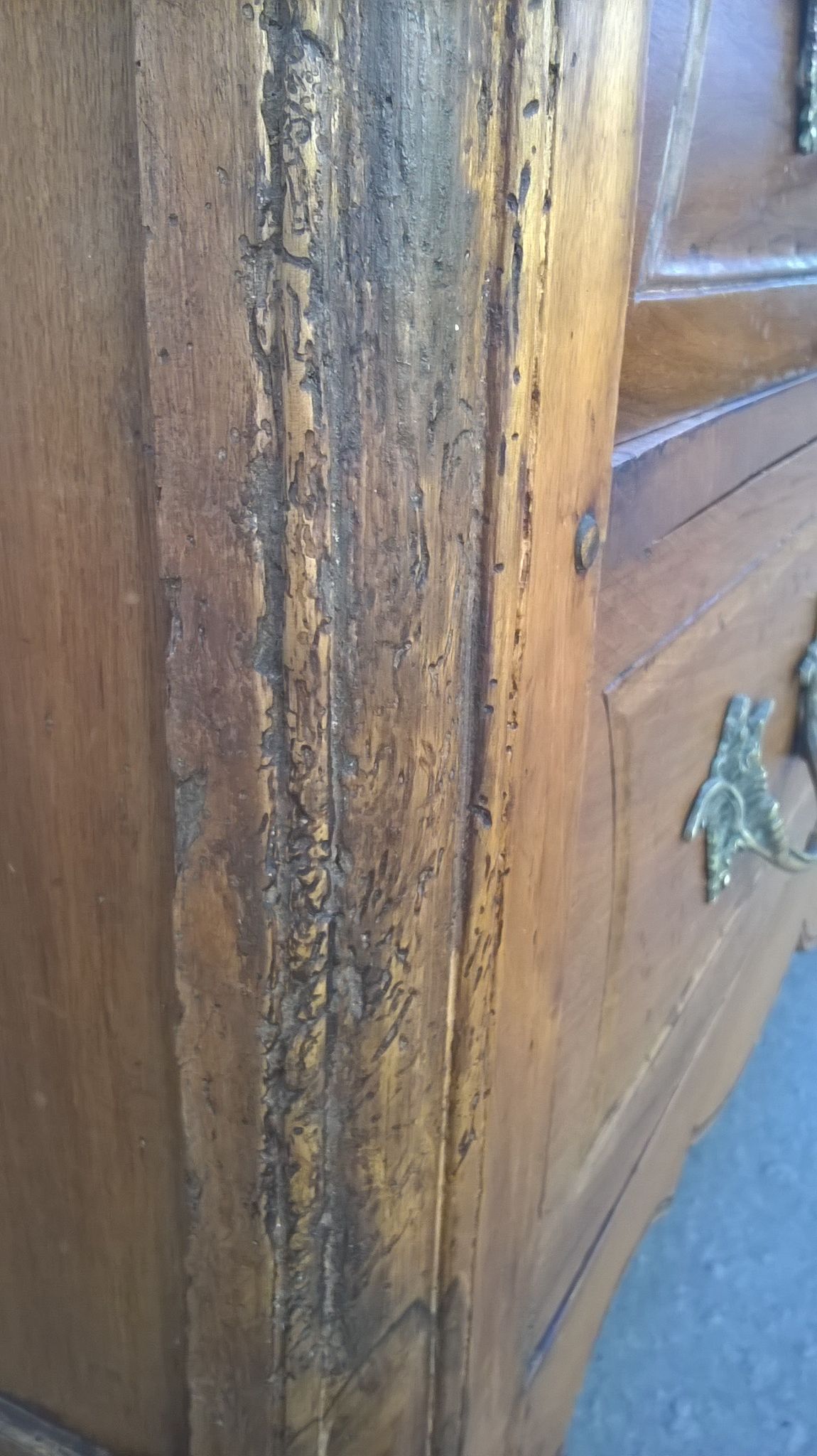Louis XV dresser
