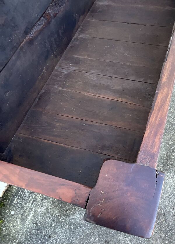 Coffre en merisier massif – fin XIX siècle