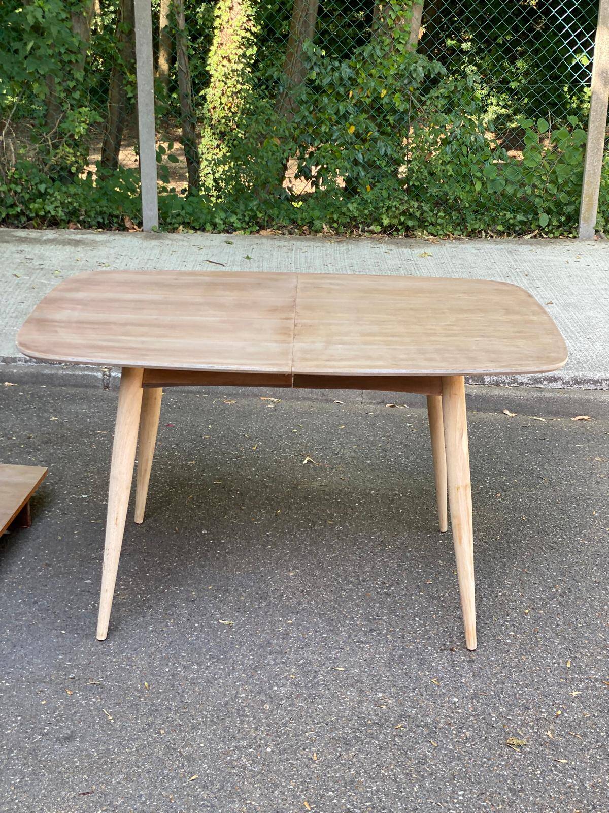 Renovated Scandinavian extendable dining table in teak and veneer from 1980.
