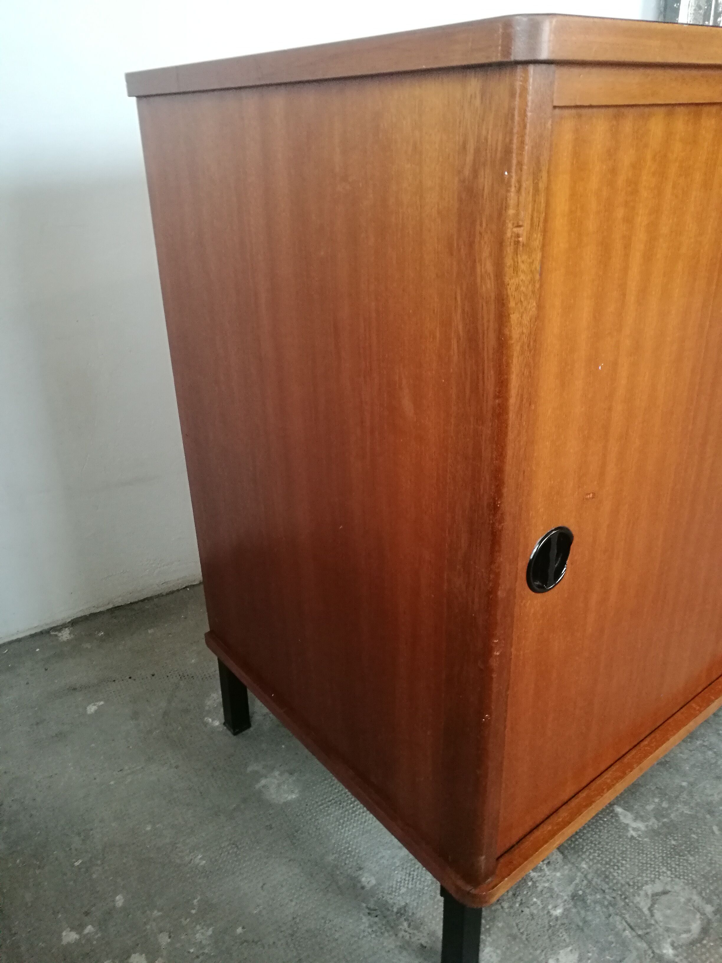 Vintage sideboard sliding doors