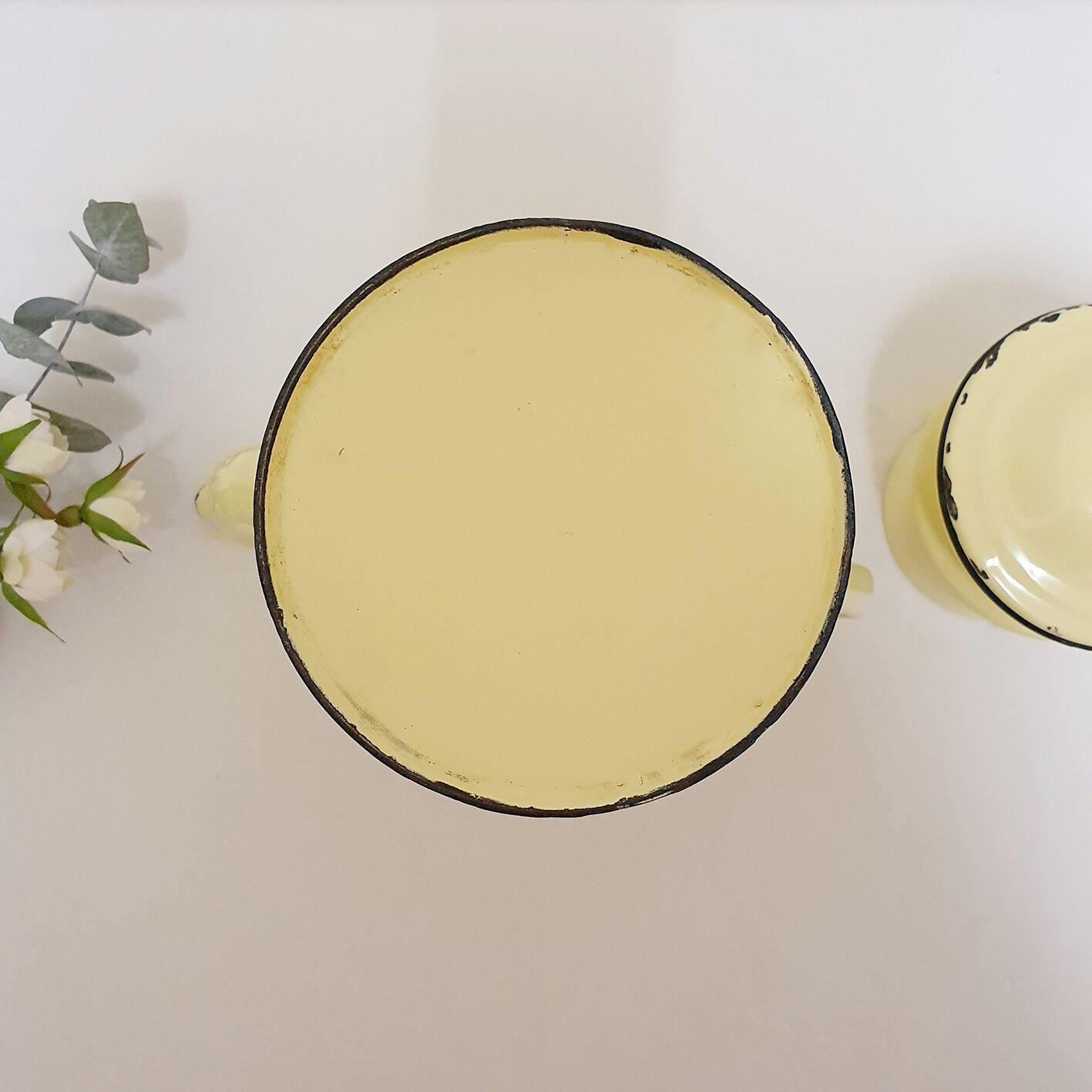 Yellow enamelled coffee maker