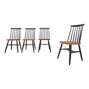 Ensemble de quatre chaises