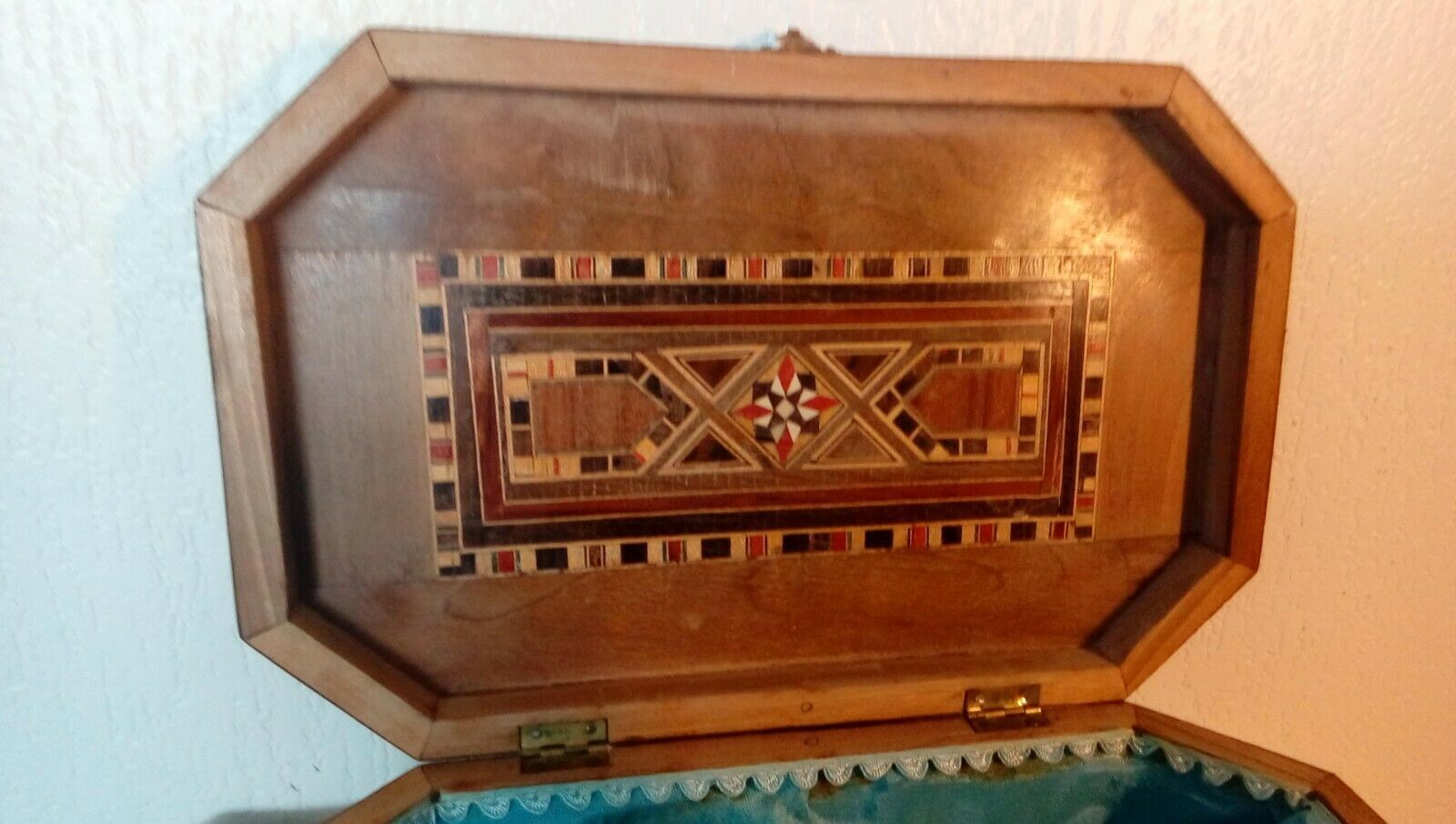 Wooden marquetry box inlaid mother-of-pearl spirit orientalism